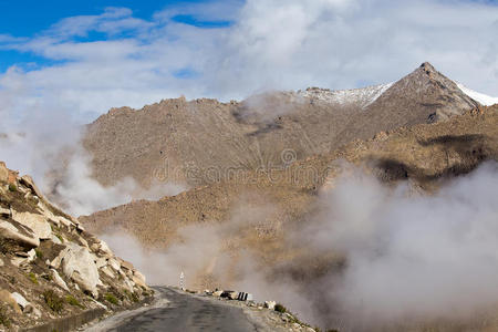 沿玛纳利莱赫公路的喜马拉雅山。印度