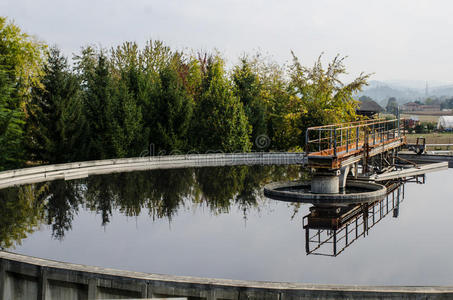 生物污泥法处理废水