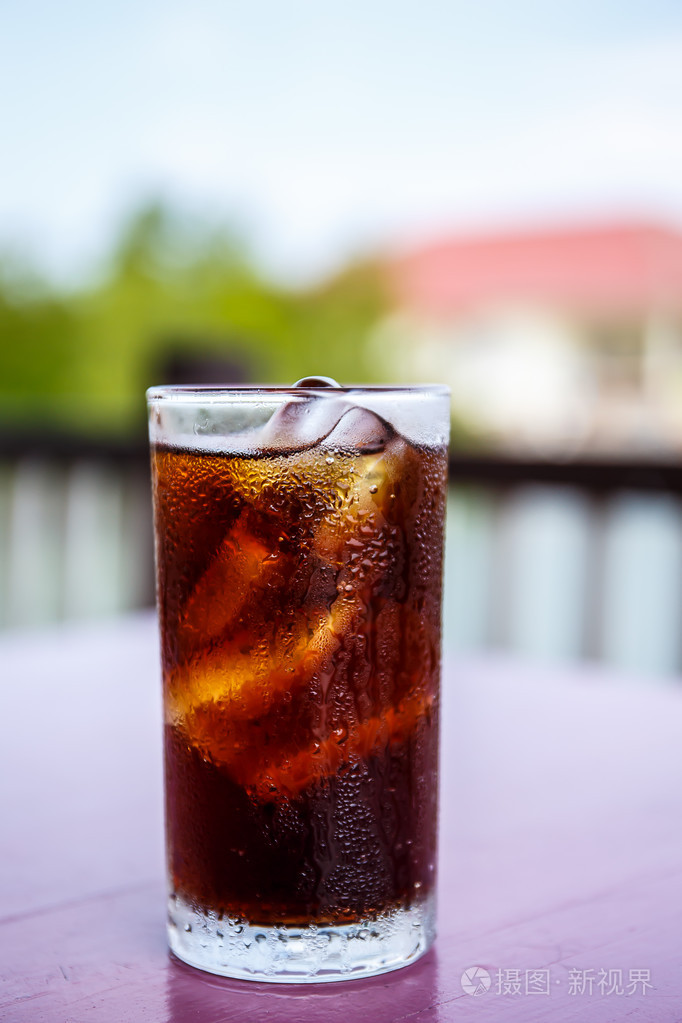 可口可乐公司在一杯水