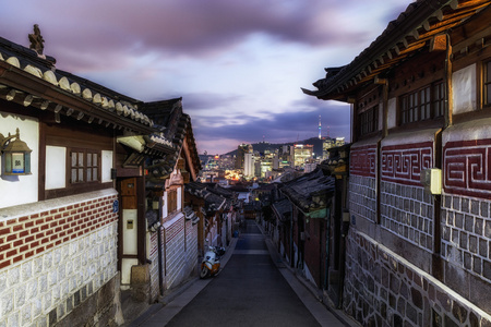 在日落时北村韩屋村