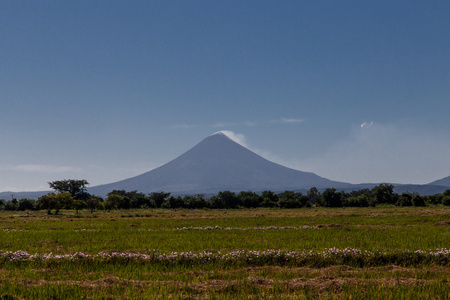 莫莫通博火山景观