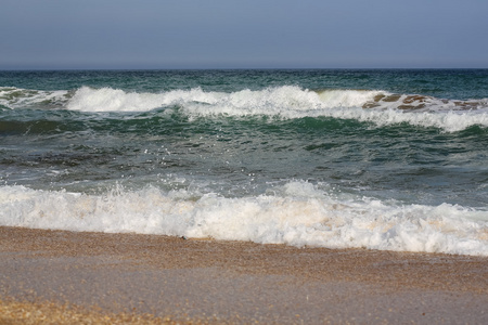 黑海海岸与波