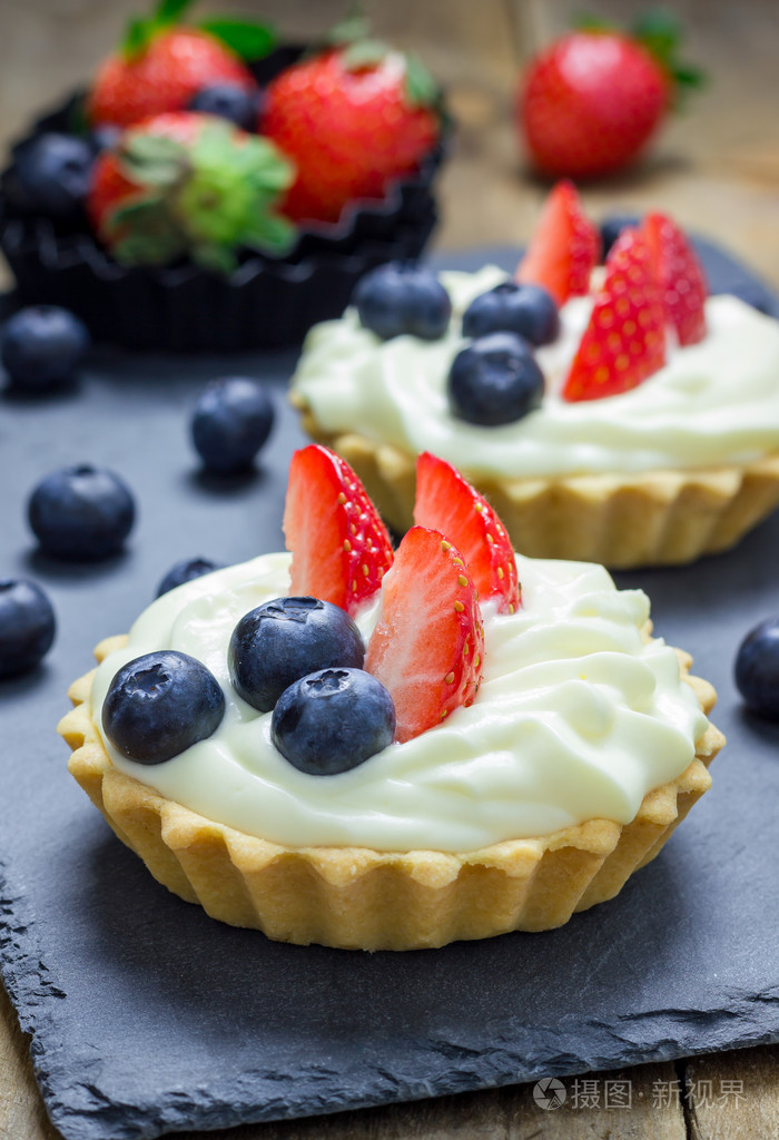 自制饼干蛋糕奶油, 草莓和蓝莓馅饼