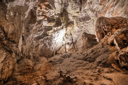 波斯托伊纳石窟在斯洛文尼亚