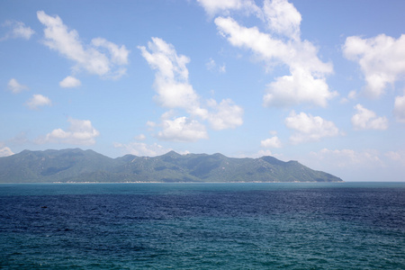 芽庄海滩, 是越南的海滨城市, 以美丽的海滩和海湾而闻名