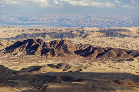 Makhtesh Ramon Ramon 火山口 景观。内盖夫沙漠。以色列