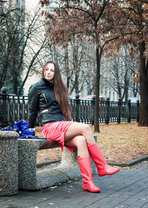 女雨鞋雨靴的女人照片