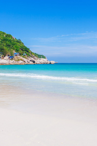 湛蓝海岸线图片