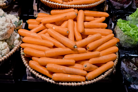 胡萝卜蔬菜在超市