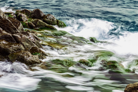 海滩石头在海洋抽象背景