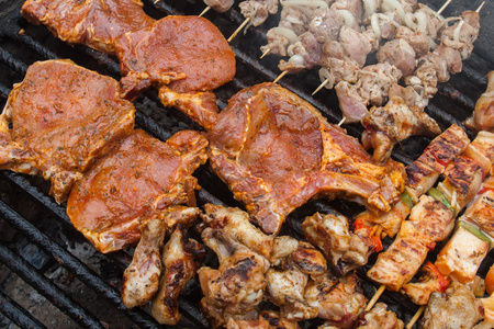 为烤制而准备的生肉bbq 肉照片 正版商用图片1l7ccq 摄图新视界