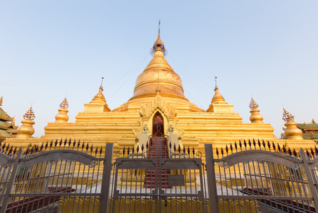 在库寺，曼德勒，缅甸大金塔