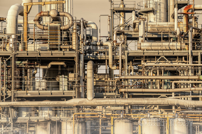 在一家工厂的管道