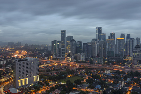 天阴暗的早上吉隆坡市图片