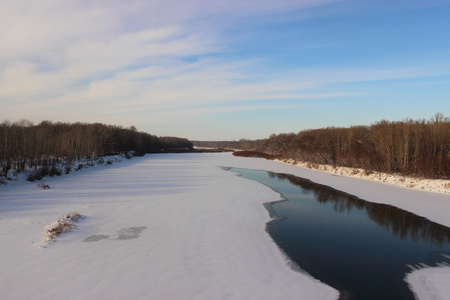 冬天冻的河