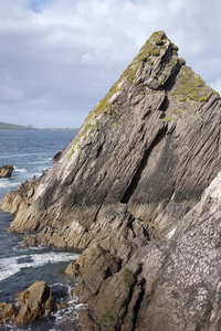 岩石在 Dunquin 港 泄压阀头丁格尔半岛爱尔兰