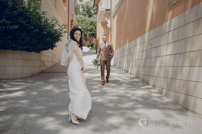 阳光明媚的婚礼