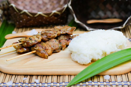 烤猪肉与糯米 泰式食物