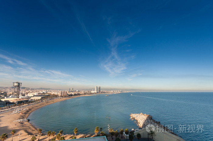 西班牙巴塞罗那2015 年 11 月 10 日 与圣塞巴斯蒂安 San Miguel 和巴塞罗那海滩上 2015 年 11