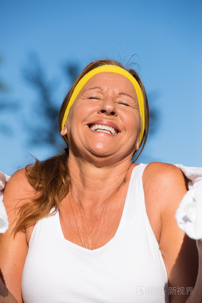 快乐自信活跃适合成熟女人