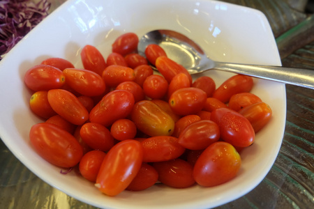 许多红番茄