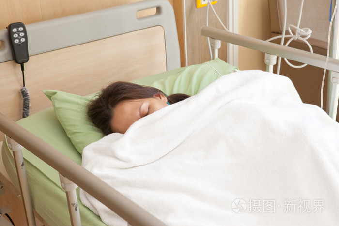 妇女患者在医院照片-正版商用图片1lalni-摄图新视界
