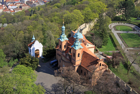 布拉格，捷克共和国2013 年 4 月 24 日 大教堂教会的圣劳伦斯对和蔼在布拉格，捷克共和国