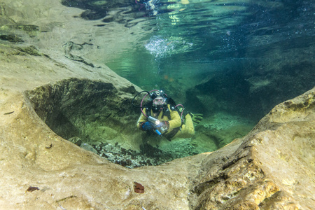 在奥地利的水肺潜水