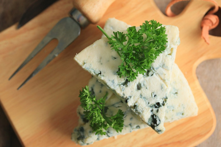 蓝纹奶酪与欧芹