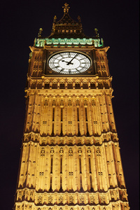伦敦的大本钟夜间照明图片