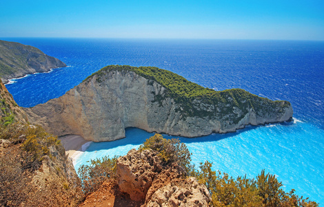 美丽的田园视图 Navagio 海滩沉船在希腊扎金索斯岛上