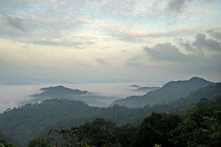 雾山丘陵景观 层与雾山