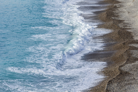 海景观。海浪和风暴的波浪线