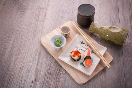 日本的寿司和日本清酒集