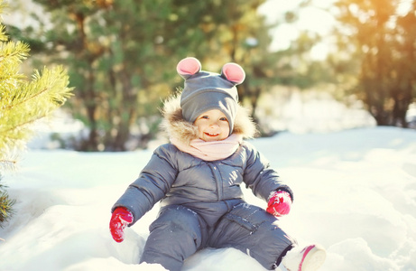 国外小孩玩雪图片