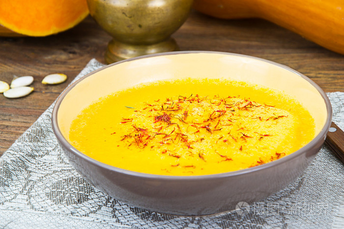 胡萝卜奶油汤藏红花减肥食品