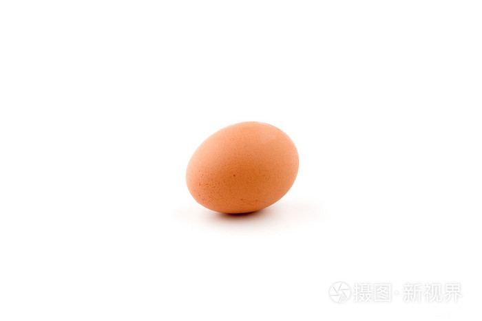一个鸡蛋在白色背景上的分离