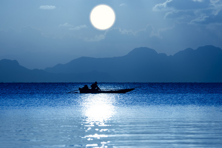 渔夫在湖，泰国的剪影
