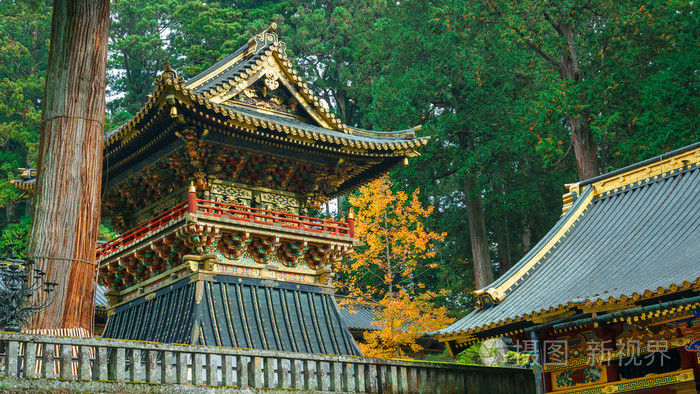 Shoro绍古神社日本栃木县日光市 Yomeimon 门前钟楼