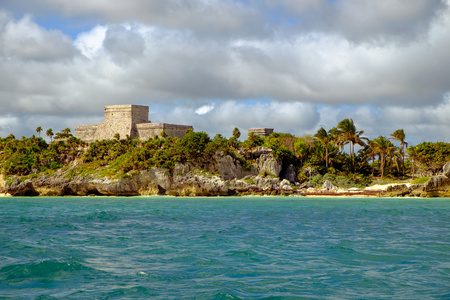 景观图的玛雅遗址 Tulum 海洋海岸