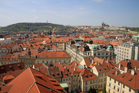 布拉格，捷克共和国2013 年 4 月 24 日 视图从旧市政厅塔小城 小镇 和城堡