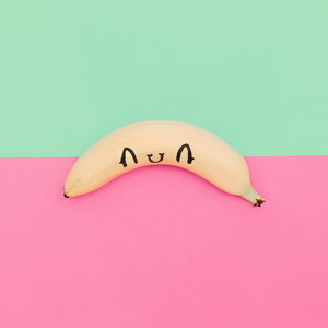 动漫笔动漫开心宝贝香蕉.柔和的颜色.最小的风格照片