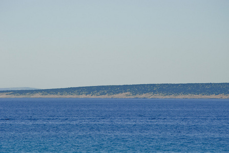 在克罗地亚 Pag 岛的海岸线