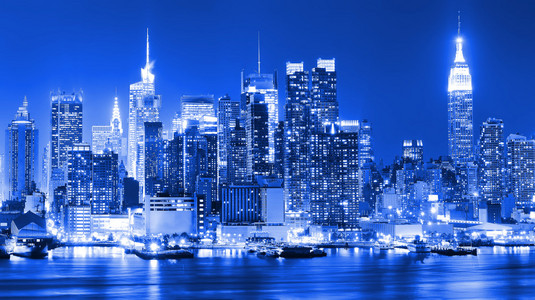 曼哈顿地平线在晚上
