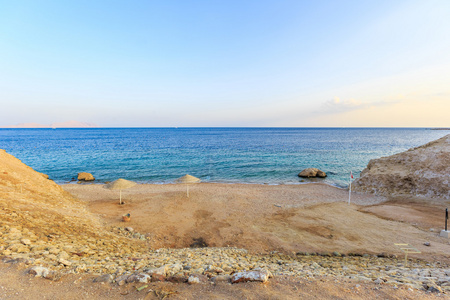 美丽的沙滩海岸在红海埃及图片