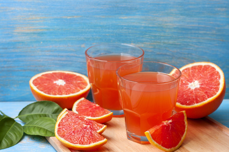 葡萄柚汁和新鲜葡萄柚