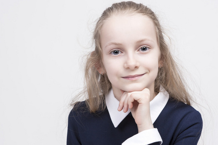 欧美女孩子平静美丽的白种人女孩子和wonde的肖像.照片