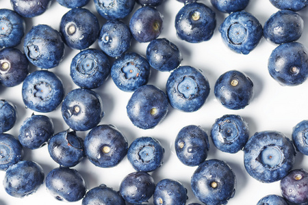 蓝莓 水果 蓝色 勺子 木材 黑色背景 珠 铁板