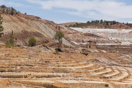 胡尔瓦省力拓矿业盆地的看法图片