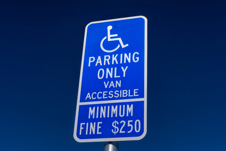 残疾人停车位只标志